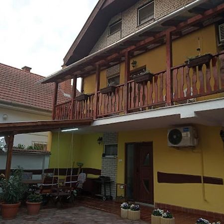 Bazsi Apartman Hajdúszoboszló Zewnętrze zdjęcie