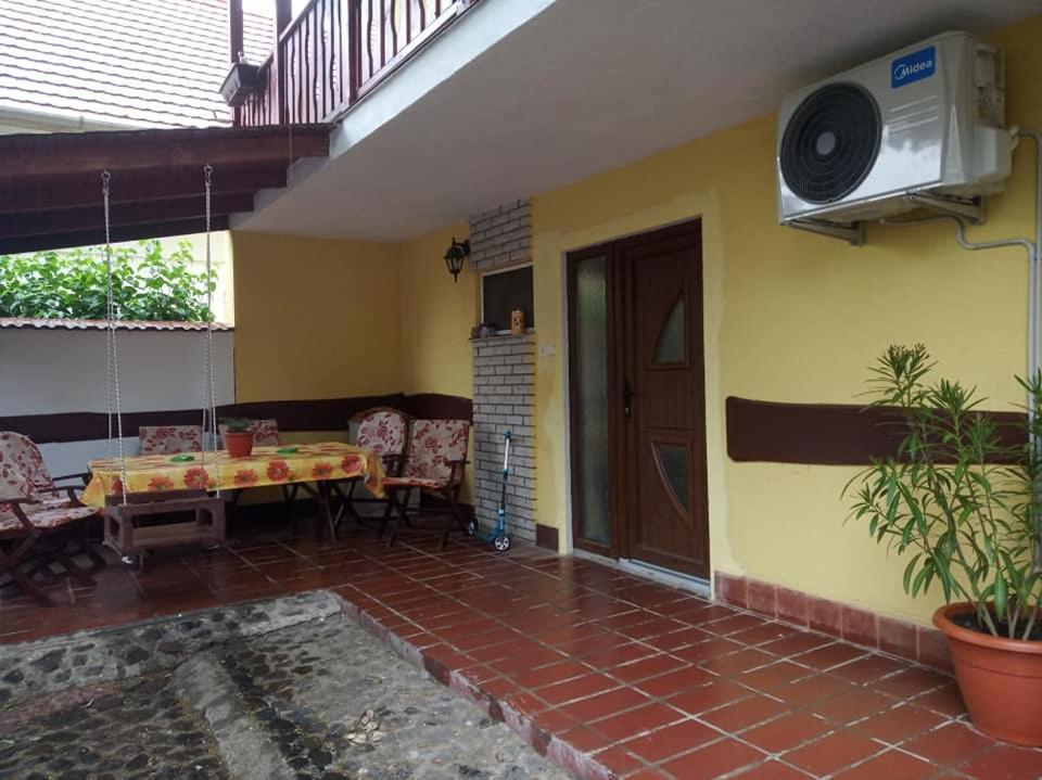 Bazsi Apartman Hajdúszoboszló Zewnętrze zdjęcie