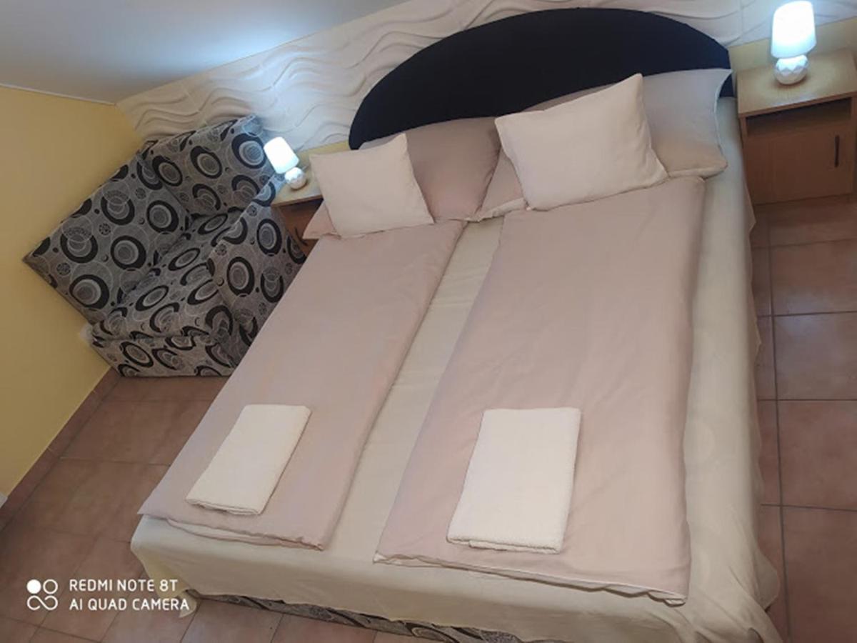 Bazsi Apartman Hajdúszoboszló Zewnętrze zdjęcie
