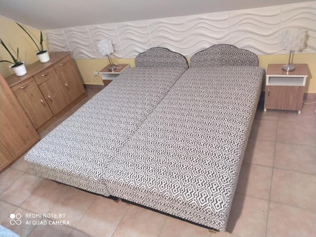 Bazsi Apartman Hajdúszoboszló Zewnętrze zdjęcie