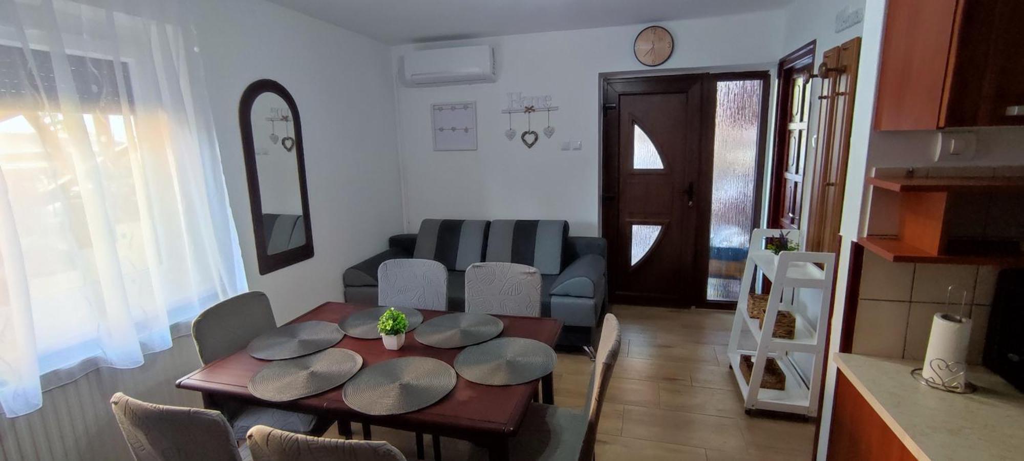 Bazsi Apartman Hajdúszoboszló Zewnętrze zdjęcie