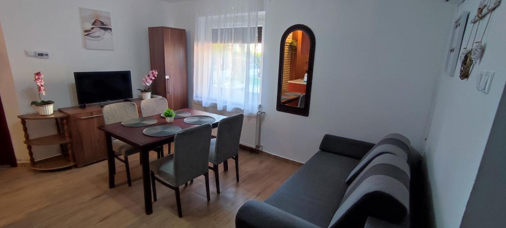 Bazsi Apartman Hajdúszoboszló Zewnętrze zdjęcie